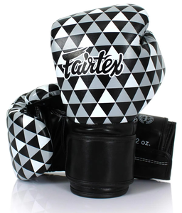ถุงมือชกมวยหนังวัวแท้พิมพ์ลายเอง Fairtex รุ่นใหม่ ปี 2026 แบบเต็มนิ้ว พร้อมสายรัดข้อมือแบบตีนตุ๊กแก สำหรับผู้ใหญ่ เล่น MMA - Product Image 1
