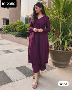 Diseñador de estilo indio y pakistaní Heavy Rayon Top y Plazzo con tallas grandes disponibles para Festival Wear Kurtis y Top - Product Image 5