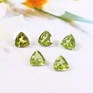 Trillón de peridoto Natural de 4X4MM, corte facetado, semiprecioso, hecho a mano, piedras preciosas calibradas sueltas, fabricación de joyas, lote al por mayor - Product Image 3