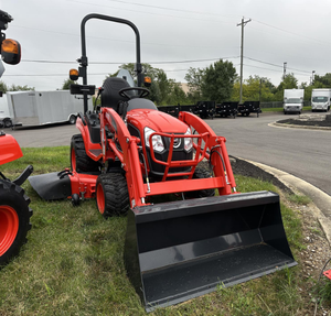 Venta al por mayor Kioti Mini Tractor 2WD 4x4 20 HP Uso agrícola con bomba de caja de cambios y retroexcavadora - Product Image 1