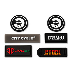 Support OEM vente en gros de patchs 2D 3D personnalisés en caoutchouc PVC étiquettes de logo en silicone souple, patchs en relief 3D pour vêtements et chapeaux - Product Image 2