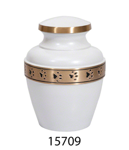 Urne funéraire unique en laiton pour animaux de compagnie avec symbole d'empreinte de patte représentant l'amour, le respect et la mémoire éternelle des animaux de compagnie - Product Image 5