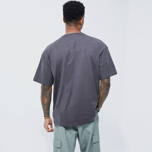 Elegante Slim Fit Hombres Boxy Camisetas sueltas Tela de punto transpirable de calidad premium hecha a mano en Pakistán - Product Image 5