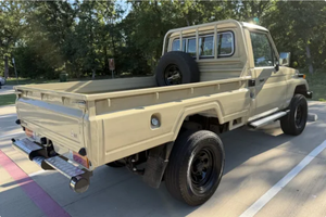 CONDUCCIÓN - VEHÍCULO USADO CON VOLANTE A LA IZQUIERDA |   CONDUCCIÓN DERECHA |   TOYOTA LAND CRUISER FZJ75 PICKUP 1998, 5 velocidades - Product Image 6