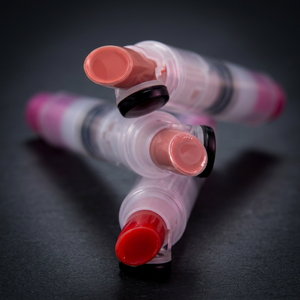 CLICKA Bálsamo Labial Humectante con Tinte Rosado de Belleza Coreana, Aplicación con una Sola Mano, para Hidratación Diaria y Cuidado Labial con Brillo Natural - Product Image 1