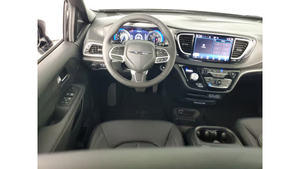 2025 Chrysler Voyager LX FWD usado cuidadosamente - Product Image 6