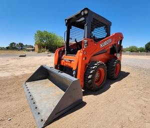 Chargeuse compacte haute performance Kubota SSV75 pour équipement de construction et agricole - Product Image 2