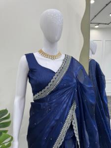 Beau saree de créateur avec fil et séquence fonctionnant avec un diamant LCD sur tout le sari et le chemisier - Product Image 4