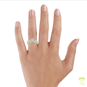 Superbe bague de fiançailles ronde et brillante Lab Grown avec une bande torsadée L'étincelle classique rencontre l'élégance moderne. - Product Image 5