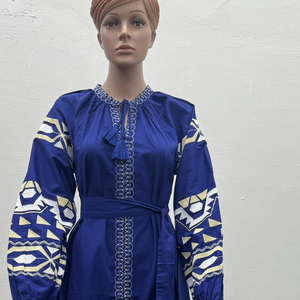 Robe longue décontractée à manches longues brodée à la main, tenue de soirée occidentale ukrainienne de créateur de mode élégante - Product Image 1