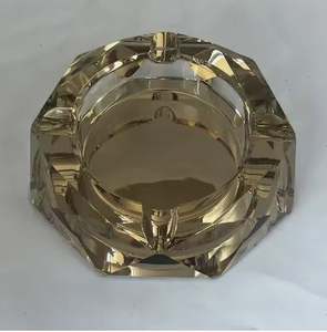 Cendrier en verre de cristal de 15 cm de qualité incroyable vendu au prix de gros cendrier en verre de cristal de style simple clair et attrayant - Product Image 3