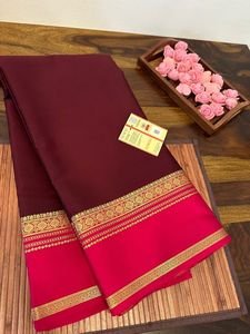 Saris de seda de brocado muy atractivos hechos a medida con bordes dorados hechos de seda de 100% PUR ideales para reventa en tiendas de ropa - Product Image 2