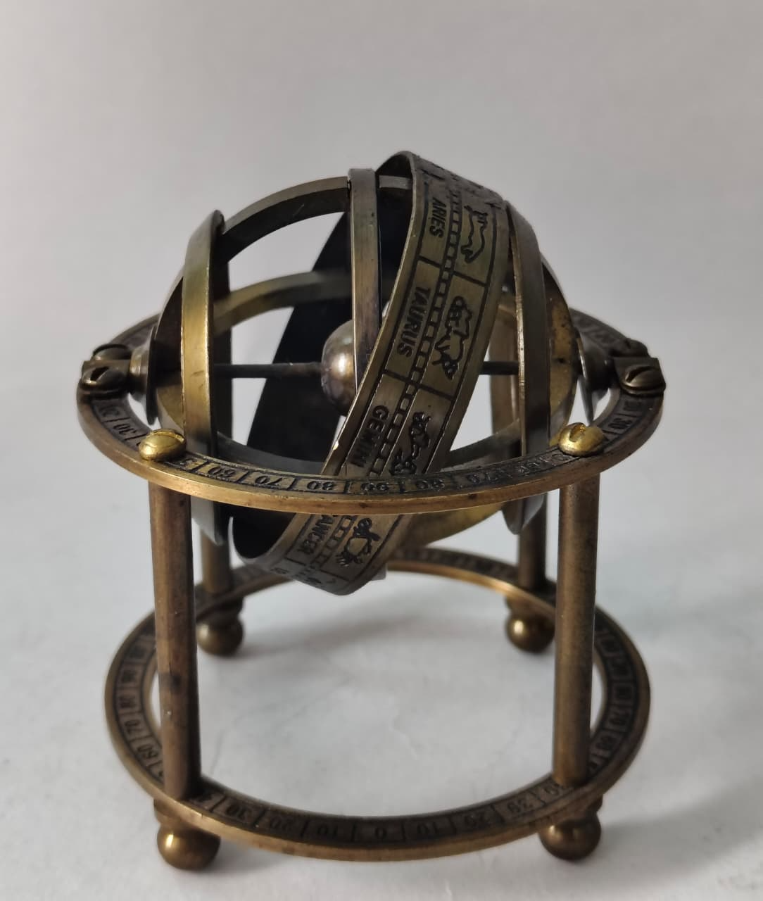 สีน้ำตาล