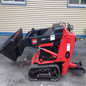 รถตักล้อยาง Toro TX525 มือสอง สีแดง เครื่องยนต์เบนซิน 75 กิโลวัตต์ ความจุบุ้งกี๋ 6.45 ลูกบาศก์เมตร สำหรับงานจัดสวนและก่อสร้างอเนกประสงค์ - Product Image 1