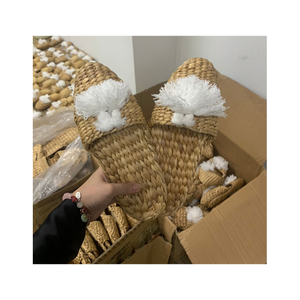 Pantuflas de Jacinto Natural Hechas a Mano en Vietnam, Calzado Ecológico para Interiores, Perfecto para el Hogar, Resorts y Habitaciones de Spa, Exportación - Product Image 1