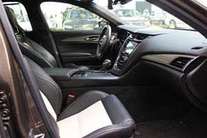 Cadillac CTS-V Pedestal Edition 2019, Volante a la Izquierda, Emisión Euro IV, 5 Plazas - Product Image 2