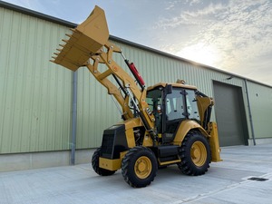 Chargeuse-pelleteuse CAT 424 2025 en excellent état, 74 CV, profondeur de fouille 4,8 m, moteur Perkins, boîte de vitesses, pompe et moteur haute efficacité - Product Image 5