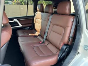 Offre Spéciale : Toyota Land Cruiser AWD d'occasion – Prêt à être expédié - Product Image 3