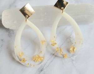 Pendiente de resina epoxi de diseño Premium para niñas, fiestas de lujo, diseño Popular, venta al por mayor, pendiente de resina de nueva moda, uso diario en el hogar - Product Image 5
