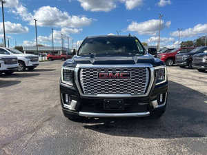 GMC Yukon XL 4x4 Denali 2024, SUV de 4 Puertas, Usado, Un Solo Propietario, Emisiones Euro IV, Pantalla Táctil de Cuero, Navegación, Techo Panorámico, 360 - Product Image 4