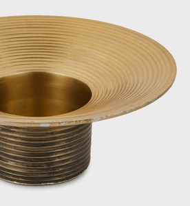 Portavelas de metal hecho a mano personalizable para decoración del hogar y la boda con acabado dorado - Product Image 3