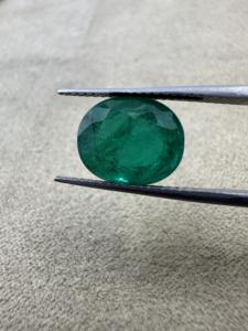 มรกตธรรมชาติไม่ผ่านการอบร้อนและไม่ผ่านการให้ความร้อนคุณภาพดีเกรดพรีเมี่ยม5.6กะรัตต่อกะรัตสำหรับการทำเครื่องประดับ - Product Image 3