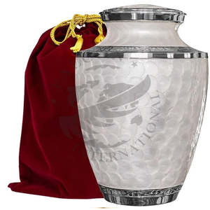 Belle et intemporelle urne de crémation blanche pour adultes pour les cendres humaines-Cette grande urne élégante en émail nacré et nickel I - Product Image 2