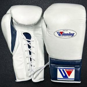 Gants de boxe d'entraînement de kickboxing personnalisés en cuir véritable couleur violette pour arts martiaux avec fermeture à lacets – Vente en gros - Product Image 6