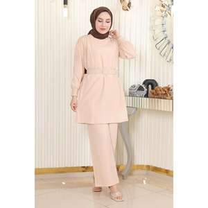 ชุดลำลองสำหรับสุภาพสตรีสำหรับใส่ทำงาน สีเบจ ประดับด้วยหิน พร้อมเข็มขัดที่เสื้อและกางเกงขายาวระดับกลาง ไซส์ XS ถึง 2XL ลายเรียบ - Product Image 3