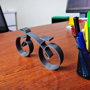 Cycles de pièce maîtresse de table en métal artisanal en vente chaude pour les décorations de maison et de bureau aux prix de gros de l'Inde - Product Image 1