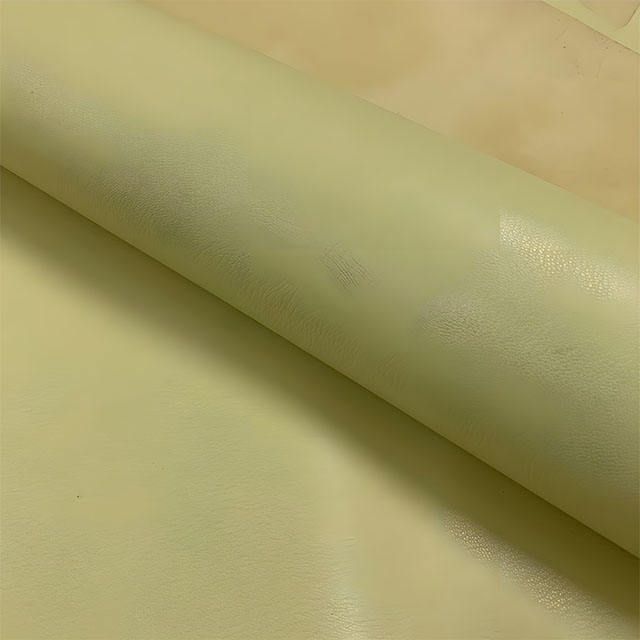 สีเขียวมะกอก