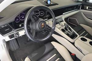 Panamera 4S 2021, V6 biturbo, tracción total, color Chalk exterior - Product Image 3