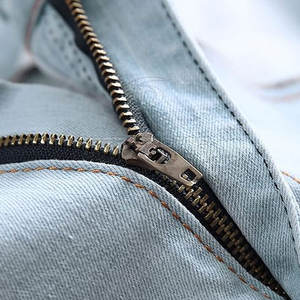 กางเกงขาสั้นกางเกงยีนส์แบบลำลองของผู้ชายกางเกงขาสั้นแบบมืออาชีพออกแบบโลโก้ได้ตามต้องการ - Product Image 3