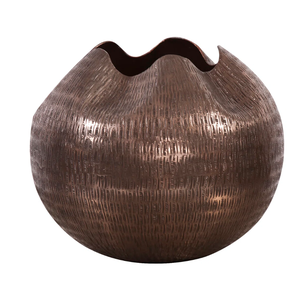 Vase à fleurs en cuivre antique Décoration intérieure de luxe pour bureau à domicile Hôtel Style de conception côtière unique Top vente pour mariage - Product Image 1