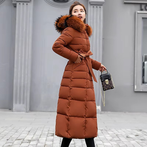 Veste d'hiver matelassée pour femme en duvet, avec capuche en fausse fourrure, fermeture éclair intégrale, style puffer, beige, sur mesure, vente en gros - Product Image 6