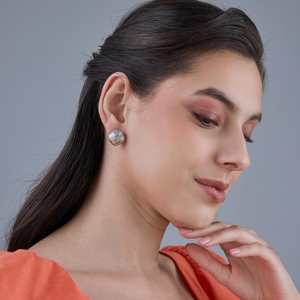 Boucles d'oreilles tendance religieuses à clous, design géométrique à pampilles, en zircon, diamant et perle, en alliage de zinc, acier inoxydable et plastique, pour soirée - Product Image 3