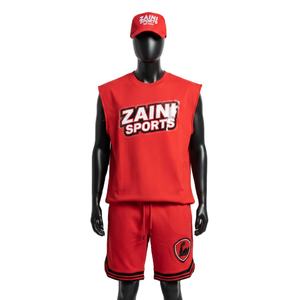 Conjunto de camiseta sin mangas y pantalones cortos para hombre, de algodón y poliéster premium, cómodo, rojo, con logo personalizado. - Product Image 1