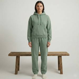 Ensemble de survêtement en velours vert sauge pour femme, streetwear, coton de haute qualité, deux pièces, coupe ajustée, sweat-shirt et pantalon de jogging fuselé - Product Image 1