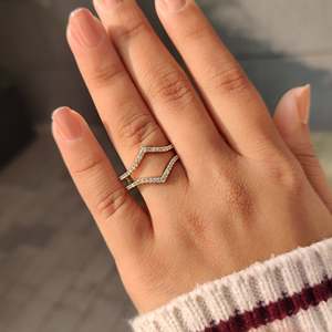 Handmade Fine Jewelry Round VS Clarity Diamond Enhancer V Shaped <b>Wedding</b> Band with <b>Cushion</b> Cut Gemstone <b>Rings</b> Inlaid Setting - Product Image 4
