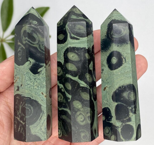 Torre de cristal de jaspe Kambaba Natural, Varita de punta de cristal decorativa tallada a mano para el hogar o la oficina, hecha a mano de jaspe Kambaba - Product Image 1