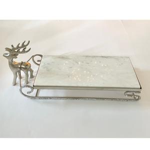 Plateau de service décoratif en marbre élégant en forme de renne, cadeau de Noël magnifique, rassemblements, vacances, artisanat en métal pour la maison, aluminium, moyen - Product Image 1