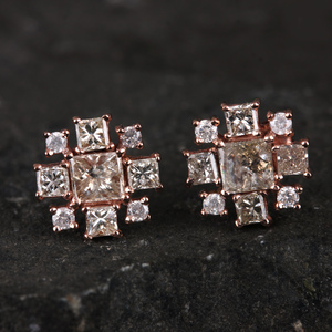 Design à la mode solide 14k or rose concepteur diamant naturel boucles d'oreilles florales usure quotidienne bijoux fins fabricant en gros - Product Image 3