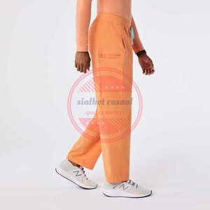 Costume de gommage pour hommes respirant confortable pour les médecins | Combinaison de gommage médical à 6 poches - Product Image 6