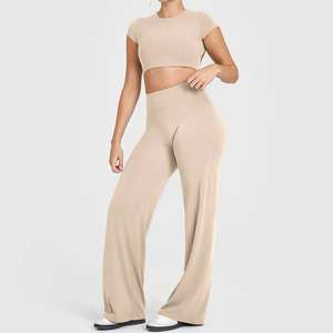 Ensemble de sport réversible 2 pièces pour femme : Haut court dos nu et pantalon de yoga fluide pour la gym et le fitness – Technique de lavage minimale - Product Image 1