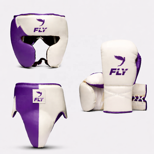 Kit de Sparring de Kickboxing Personnalisé Bleu et Blanc sur Mesure, Incluant Gants de Boxe, Casque et Protège-Genoux en Cuir Véritable - Product Image 5
