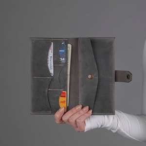 Cartera de diseñador de lujo personalizada para hombre, cuero genuino, gris, delgada, plegable, tarjeta de crédito, protector RFID, monedero largo de lujo de estilo Vintage - Product Image 2