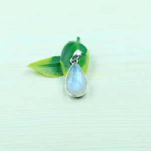 Colgante de Piedra Lunar Arcoíris Natural en Forma de Pera, Plata de Ley 925 con Engaste de Bisel, Joyería Artesanal de Piedras Preciosas para Mujer, Venta al por Mayor - Product Image 6