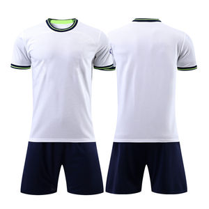 Ensemble de maillots de football imprimés par sublimation, maillot de football personnalisé, tissu respirant à séchage rapide, couleur personnalisable, logo personnalisé, emballage personnalisé - Product Image 4