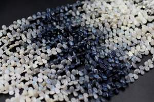 ลูกปัดโอปอลสีดำจากออสเตรเลีย4X6MM เส้นใยขนาด8นิ้วลายลูกแพร์เกรด AAA อัญมณีแบบหลวม - Product Image 2