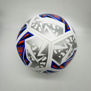 Vente en gros 12 Panneaux Ballon de Football Personnalisable Logo Taille Standard 5 Ballon d'Entraînement Cousu à la Machine à partir de PU PVC Caoutchouc Cuir TPU - Product Image 3